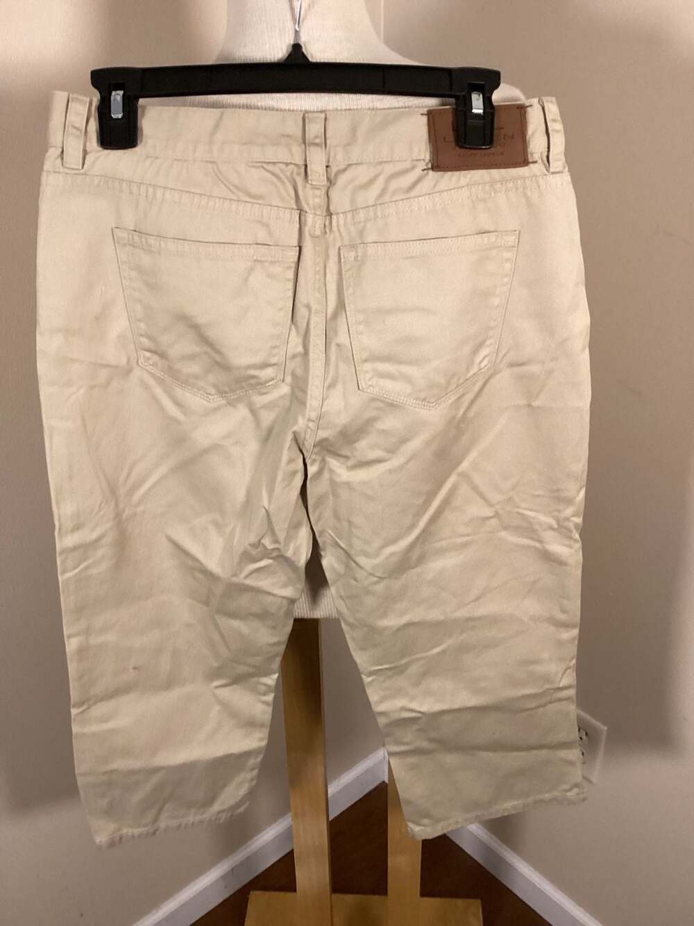 Lauren Jeans Co. Ralph Lauren Petite Khaki Mid-Calf Capri Pants Size 6P - Picture 3 of 4